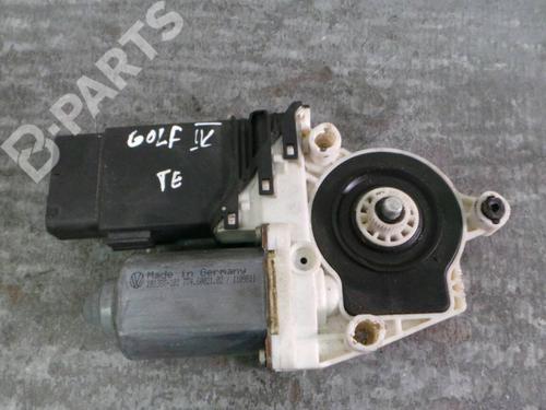 Alzavetro posteriore sinistro VW GOLF IV (1J1) 1.4 16V (75 hp)null