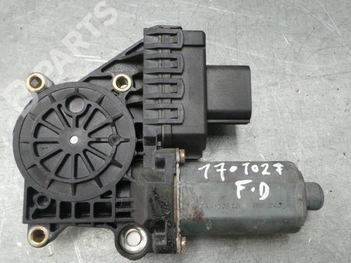 Fensterheber rechts vorne FORD FOCUS I (DAW, DBW) 1.8 Turbo DI / TDDi (90 hp) 130821757