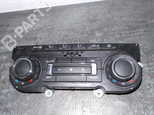 Climate control SKODA OCTAVIA II (1Z3) 1.6 TDI 3T0907044AK 5HB009749-34