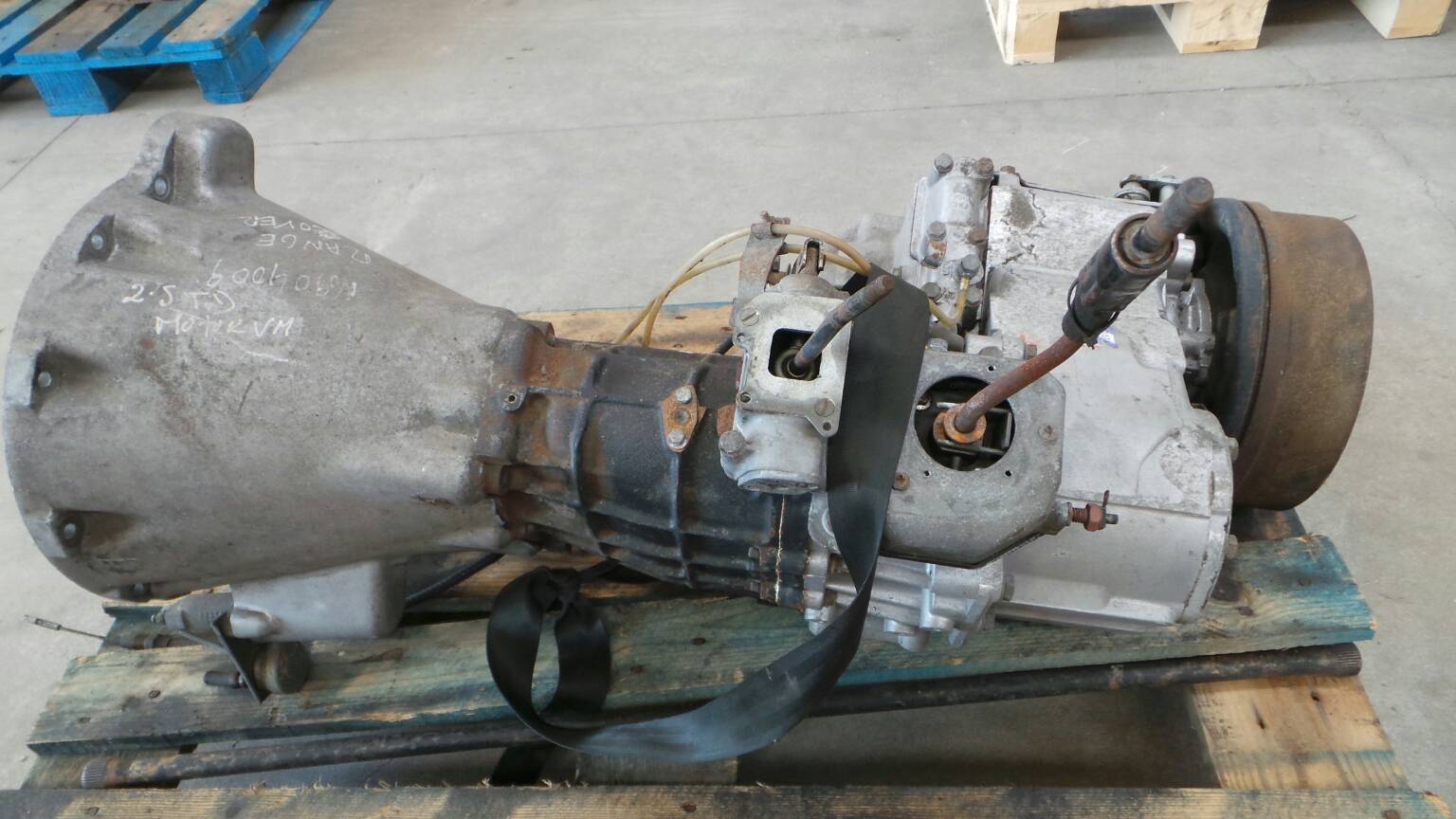 Manual gearbox LAND ROVER RANGE ROVER I 2.5 TD 4x4 54A0170659D; BParts