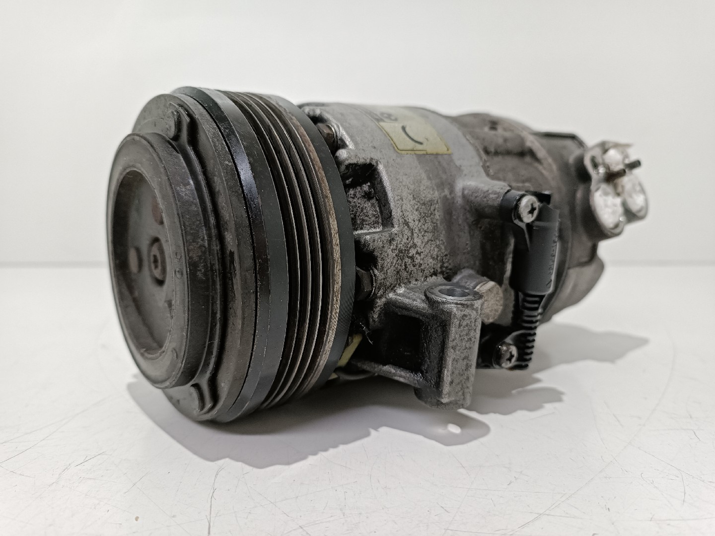 AC compressor BMW 3 Touring (E46) 320 d 12097765 | B-Parts