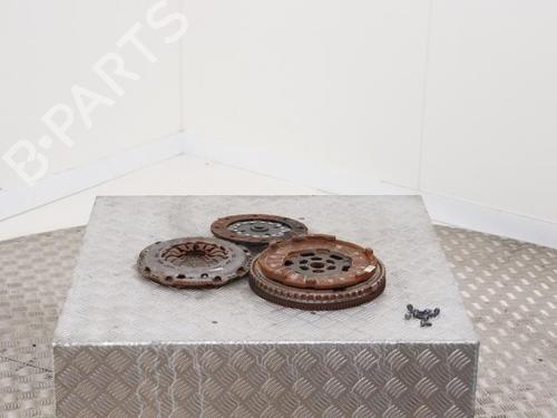 Used Flywheel Flywheel RENAULT CLIO V (B7_) 1.3 TCe 130 (B7MF) (131 hp) 40402199 40402199