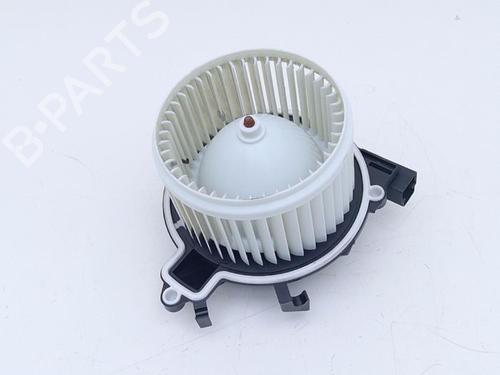 Used Heater blower motor Heater blower motor IVECO DAILY VI Van 35S18, 35C18, 40C18, 42S18, 50C18, 60C18, 65C18, 70C18 (175 hp) 40425940 40425940