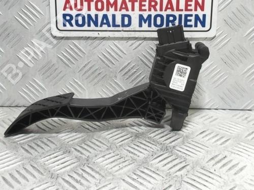 pedal-vw-golf-vii-5g1-bq1-be1-be2-2012-2013-2014-2015-2016-2017-2018-2019-2020-2021-40363199 main image