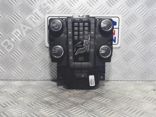switch-volvo-v40-hatchback-525-2012-2013-2014-2015-2016-2017-2018-2019-40469241 main image