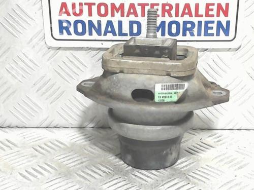 Used Engine mount Engine mount LAND ROVER RANGE ROVER SPORT I (L320) 3.0 D 4x4 (245 hp) 40379289 40379289