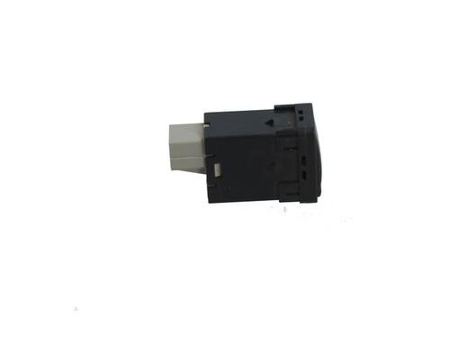 switch-nissan-micra-v-k14-2016-40476641 main image