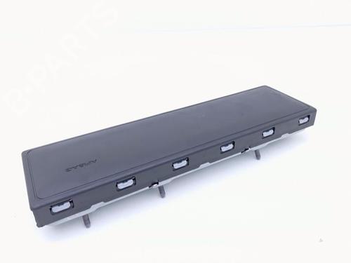 knee-airbag-audi-e-tron-gt-saloon-f83-f8p-2020-40423694 main image