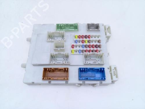 fuse-box-volvo-v40-hatchback-525-2012-2013-2014-2015-2016-2017-2018-2019-40372643 main image