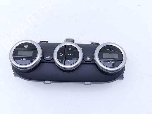 climate-control-fiat-500l-351_-352_-2012-40360125 main image