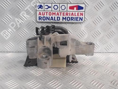 engine-mount-dacia-duster-hs_-2010-2011-2012-2013-2014-2015-2016-2017-2018-40471894 main image