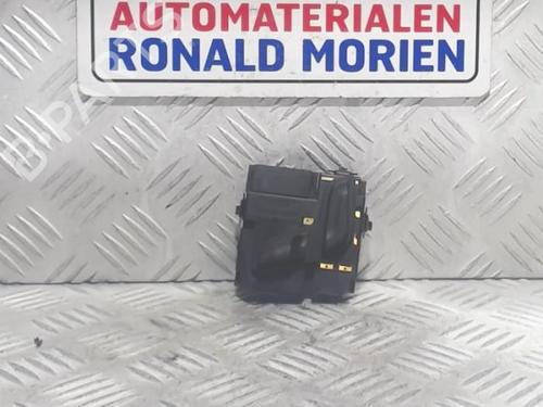 switch-mercedes-benz-e-class-t-model-s212-2009-2010-2011-2012-2013-2014-2015-2016-40363119 main image