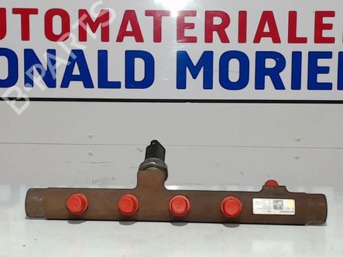 injection-rail-mercedes-benz-a-class-w176-2012-2013-2014-2015-2016-2017-2018-40376225 main image
