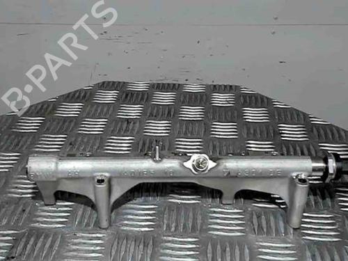 Used Injection rail Injection rail BMW 1 (F40) 118 i (140 hp) 40376199 40376199