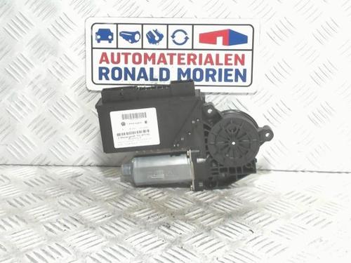 Used Electronic module Electronic module VW PHAETON (3D1, 3D2, 3D3, 3D4, 3D6, 3D7, 3D8, 3D9) 4.2 V8 4motion (335 hp) 40431224 40431224