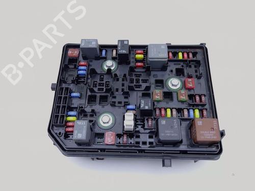 fuse-box-opel-astra-k-b16-2015-2016-2017-2018-2019-2020-2021-2022-40372553 main image