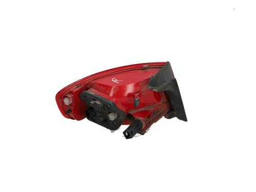 right-taillight-audi-a4-b8-8k2-2007-2008-2009-2010-2011-2012-2013-2014-2015-2016-2017-40406337 main image
