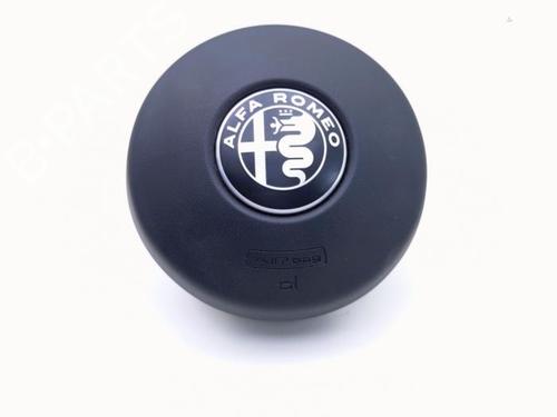 driver-airbag-alfa-romeo-tonale-965_-2022-40425807 main image