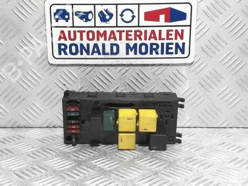Used Fuse box Fuse box MERCEDES-BENZ E-CLASS T-Model (S210) E 270 T CDI (210.216) (170 hp) 40372464 40372464