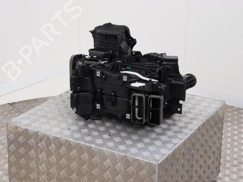 heater-matrix-box-tesla-model-3-5yj3-2017-40475965 main image