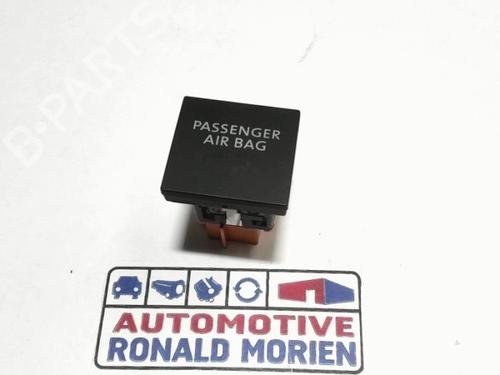 Used Display monitor Display monitor VW CADDY IV Box Body/MPV (SAA, SAH) 2.0 TDI (110 hp) 40361776 40361776