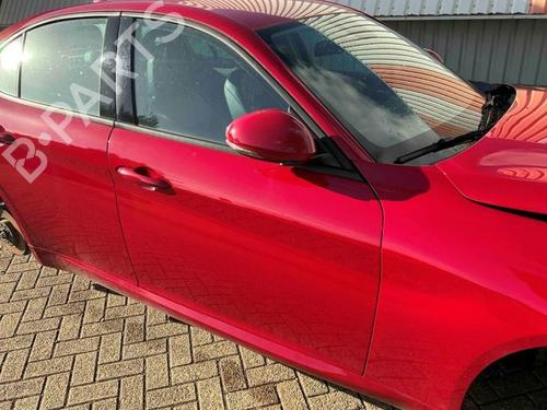 right-front-door-alfa-romeo-giulia-952_-2015-40421352 main image