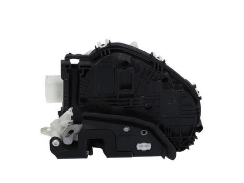 front-right-lock-audi-q2-gab-gag-2016-40389023 main image