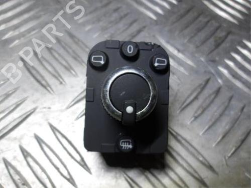 mirror-switch-audi-q2-gab-gag-2016-40469111 main image