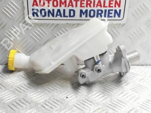 Used Brake master cylinder Brake master cylinder PEUGEOT 208 I (CA_, CC_) 1.2 THP 110 (110 hp) 40470416 40470416