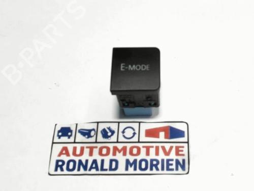 Used Switch Switch VW JETTA IV (162, 163, AV3, AV2) 1.4 TSI Hybrid (170 hp) 40427697 40427697