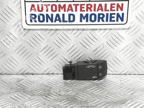 steering-wheel-controls-renault-twingo-ii-cn0_-2007-40366998 main image
