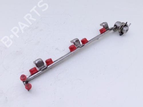 Used Injection rail Injection rail VW GOLF IV Variant (1J5) 2.3 V5 4motion (150 hp) 40471617 40471617