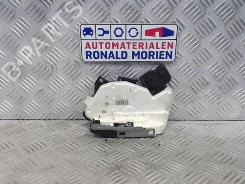 rear-left-lock-seat-leon-5f1-2012-2013-2014-2015-2016-2017-2018-2019-2020-2021-40429661 main image