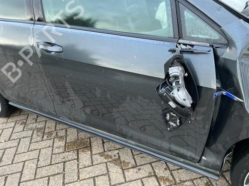 right-front-door-vw-golf-vii-5g1-bq1-be1-be2-2012-2013-2014-2015-2016-2017-2018-2019-2020-2021-40423744 main image