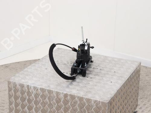 Gear lever VW TOURAN (5T1) 2.0 TDI | BP40403819M90 - Image 7