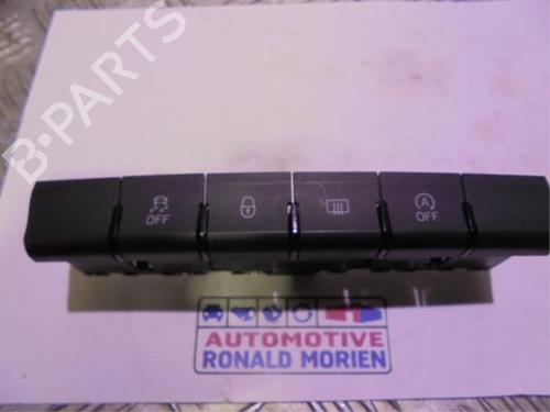 switch-skoda-rapid-spaceback-nh1-2012-2013-2014-2015-2016-2017-2018-2019-40481773 main image
