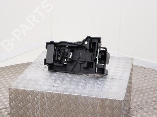 Used Cup/Object holder Cup/Object holder PEUGEOT 2008 II (UD_, US_, UY_, UJ_, UR_, UC_) 1.2 PureTech 130 (USHNS, URHNS) (130 hp) 40476290 40476290