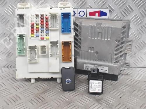 Used Engine control unit (ECU) Engine control unit (ECU) VOLVO V40 Cross Country (526) D2 (114 hp) 40371018 40371018