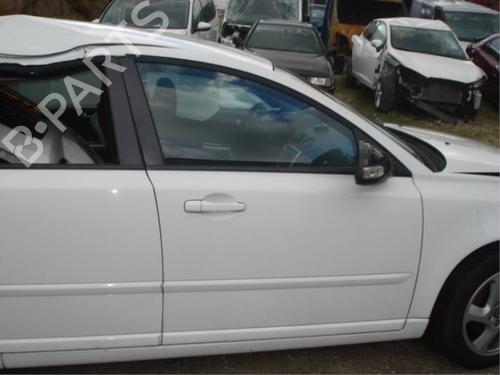 right-front-door-volvo-v50-545-2003-2004-2005-2006-2007-2008-2009-2010-2011-2012-40428638 main image