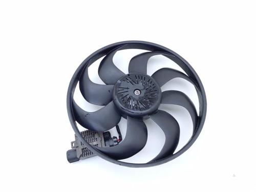 radiator-fan-volvo-v40-hatchback-525-2012-2013-2014-2015-2016-2017-2018-2019-40470816 main image