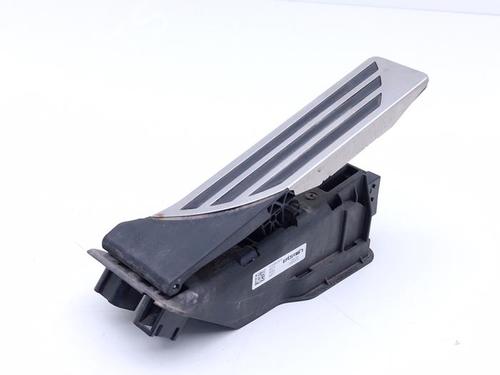 pedal-alfa-romeo-stelvio-949_-2016-40424175 main image