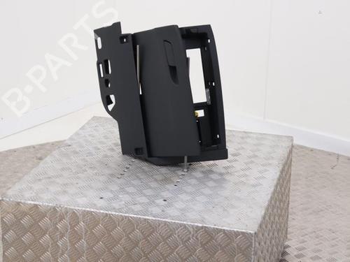 glove-box-audi-a4-b9-8w2-8wc-2015-40403754 main image