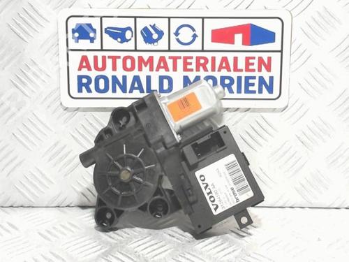 electronic-module-volvo-v50-545-2003-2004-2005-2006-2007-2008-2009-2010-2011-2012-40431650 main image