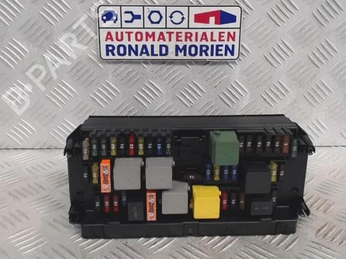 Used Fuse box Fuse box MERCEDES-BENZ C-CLASS (W204) C 220 CDI (204.002) (170 hp) 40372461 40372461