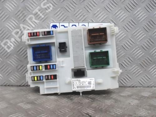 Used Fuse box Fuse box VOLVO V60 I (155) D2 (120 hp) 40372640 40372640