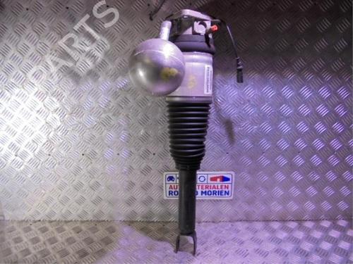 Used Left rear shock absorber Left rear shock absorber VW PHAETON (3D1, 3D2, 3D3, 3D4, 3D6, 3D7, 3D8, 3D9) 4.2 V8 4motion (335 hp) 40384639 40384639