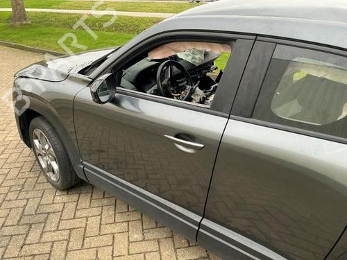 Used Left front door Left front door MAZDA MX-30 (DR) e-SKYACTIV (DR1W) (145 hp) 40423285 40423285