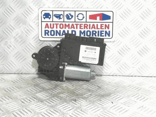 Used Electronic module Electronic module VW PHAETON (3D1, 3D2, 3D3, 3D4, 3D6, 3D7, 3D8, 3D9) 4.2 V8 4motion (335 hp) 40431225 40431225