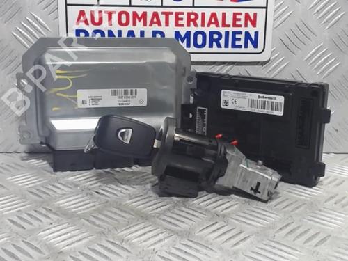 engine-control-unit-ecu-dacia-sandero-ii-2012-40370861 main image