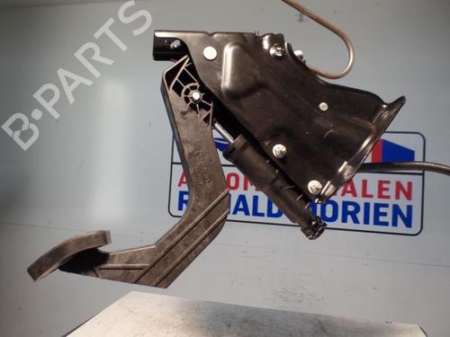 Used Clutch pedal Clutch pedal MERCEDES-BENZ SPRINTER 3-t Bus (B906) 211 CDI (906.711, 906.713) (114 hp) 40469443 40469443